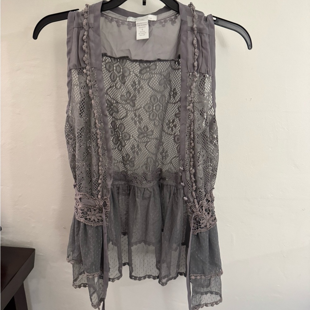 Charlotte Russe Lace Detail Top in Gray